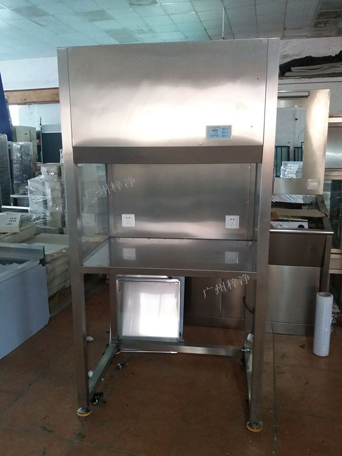 升降门超净工作台又称为升降门洁净工作台、推拉门超净工作台、无菌工作台