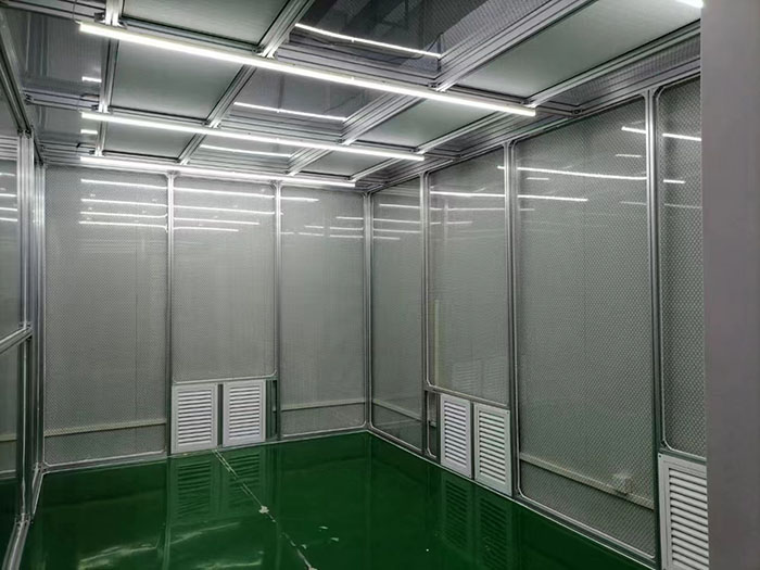 选择百级无尘黄色网站草莓还是千级无尘黄色网站草莓，应根据具体的生产需求、产品要求和预算来决定。